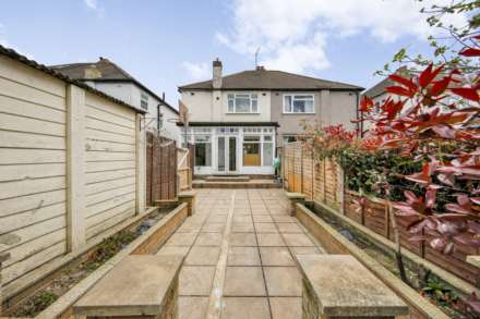 Newly decorated 3-bed semi-detached house,Bourne Vale, BR2 Bromley, Image 23