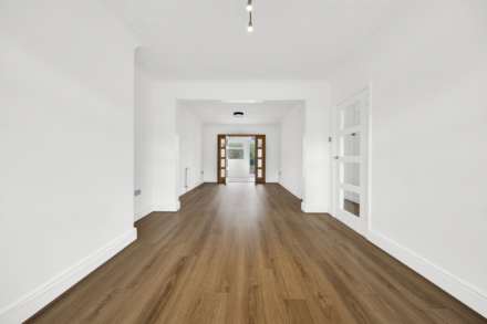 Newly decorated 3-bed semi-detached house,Bourne Vale, BR2 Bromley, Image 3