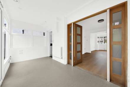 Newly decorated 3-bed semi-detached house,Bourne Vale, BR2 Bromley, Image 7
