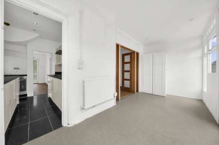 Newly decorated 3-bed semi-detached house,Bourne Vale, BR2 Bromley, Image 9