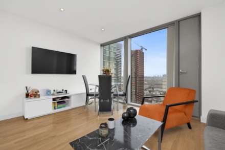 1 bedroom in Landmark West Tower, London E14, Image 9