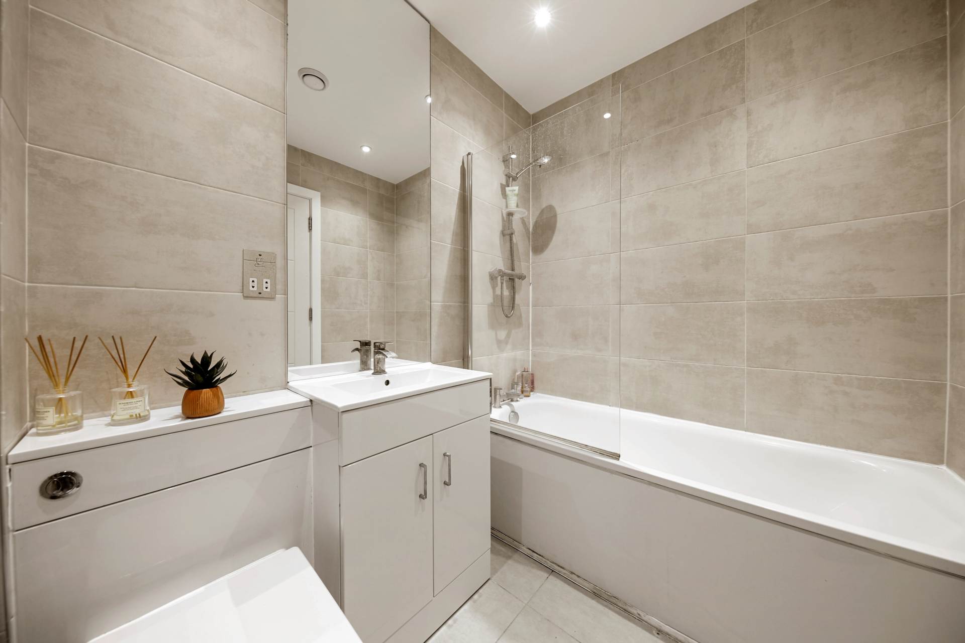 Broadway House, High Street, Bromley, Image 12