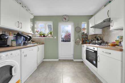 2 Bedroom Ground Floor Flat – Mosul Way, BR2 (Near Trinity Village), Image 11