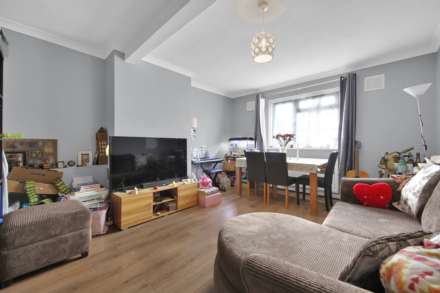 2 Bedroom Ground Floor Flat – Mosul Way, BR2 (Near Trinity Village), Image 2