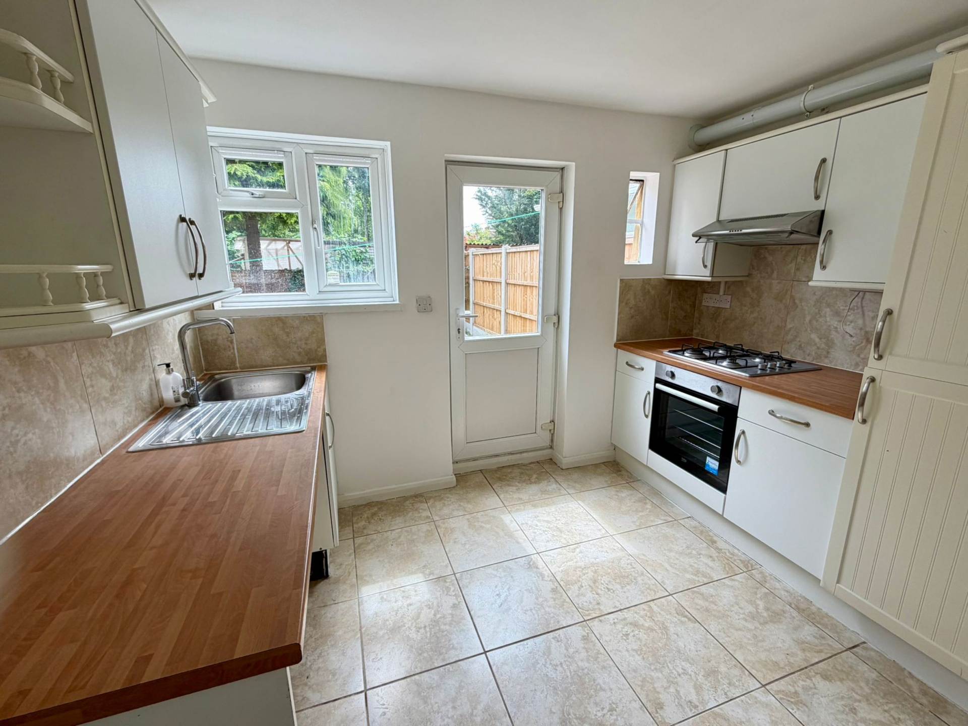 2 Bedroom Ground Floor Flat – Mosul Way, BR2 (Near Trinity Village), Image 11