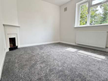2 Bedroom Ground Floor Flat – Mosul Way, BR2 (Near Trinity Village), Image 9
