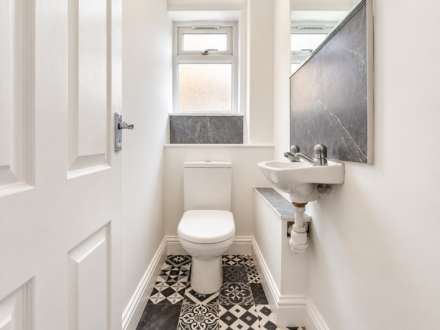 Coombe Dene, Bromley, Image 11
