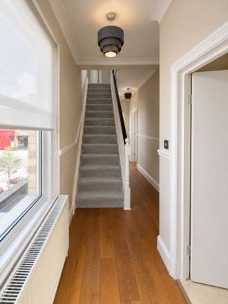 Northcote Road, London, Image 12