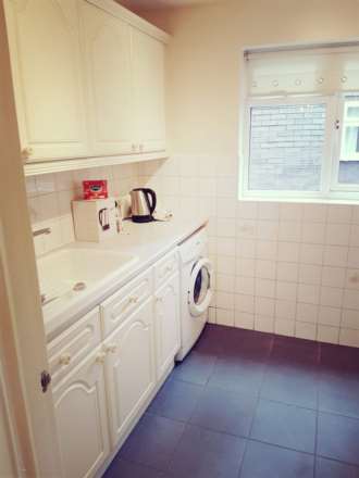 One bed ground floor flat on Widmore Road, BR1, Image 2