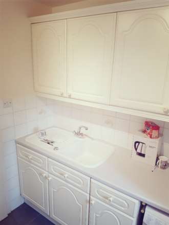 One bed ground floor flat on Widmore Road, BR1, Image 9