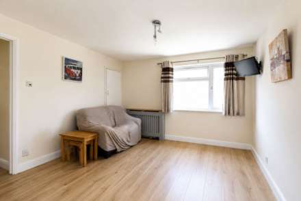 Upper Abbotts Hill, Aylesbury, Image 2