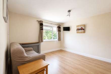Upper Abbotts Hill, Aylesbury, Image 4