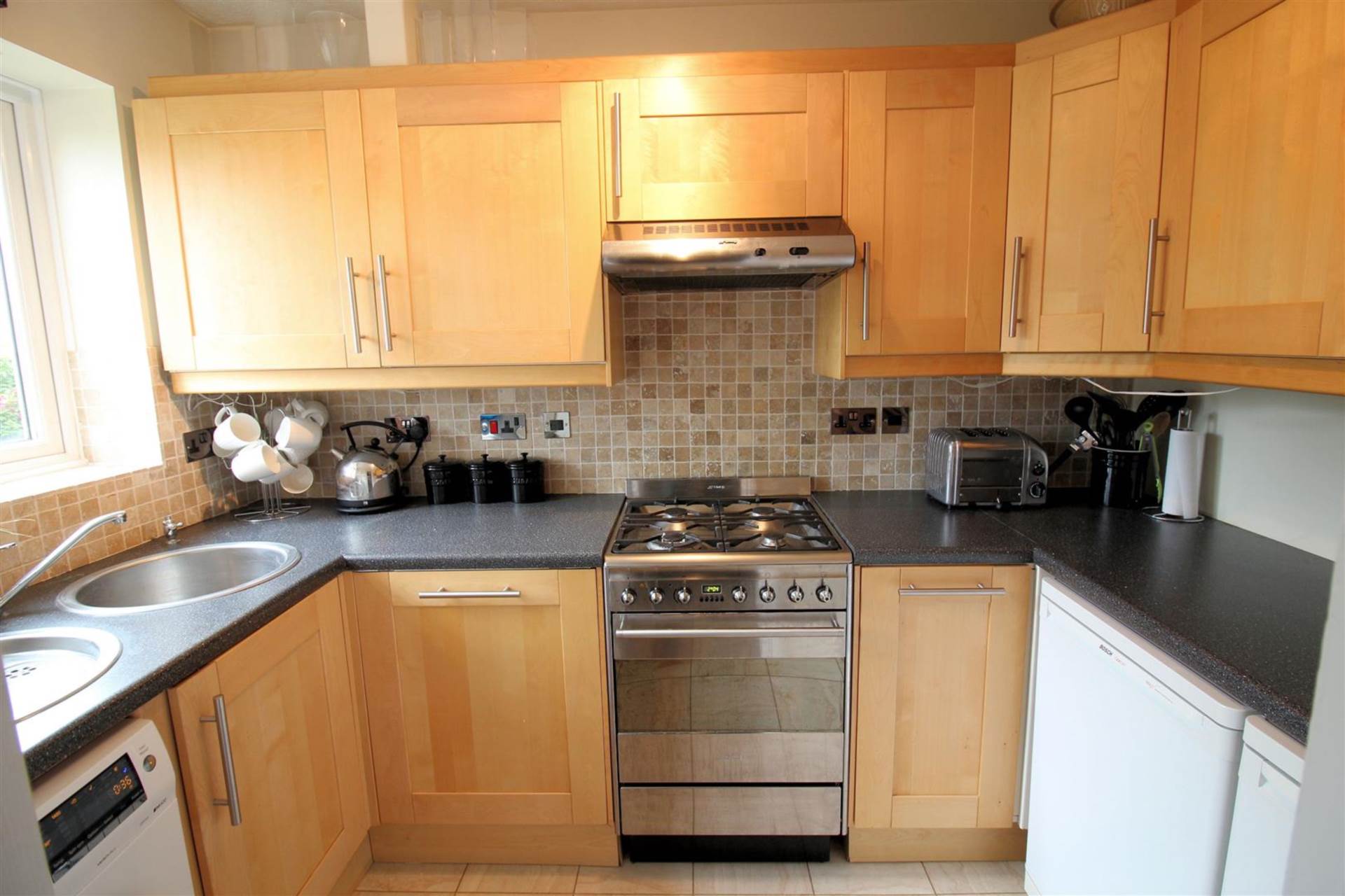 Holly Drive, Aylesbury, Image 3