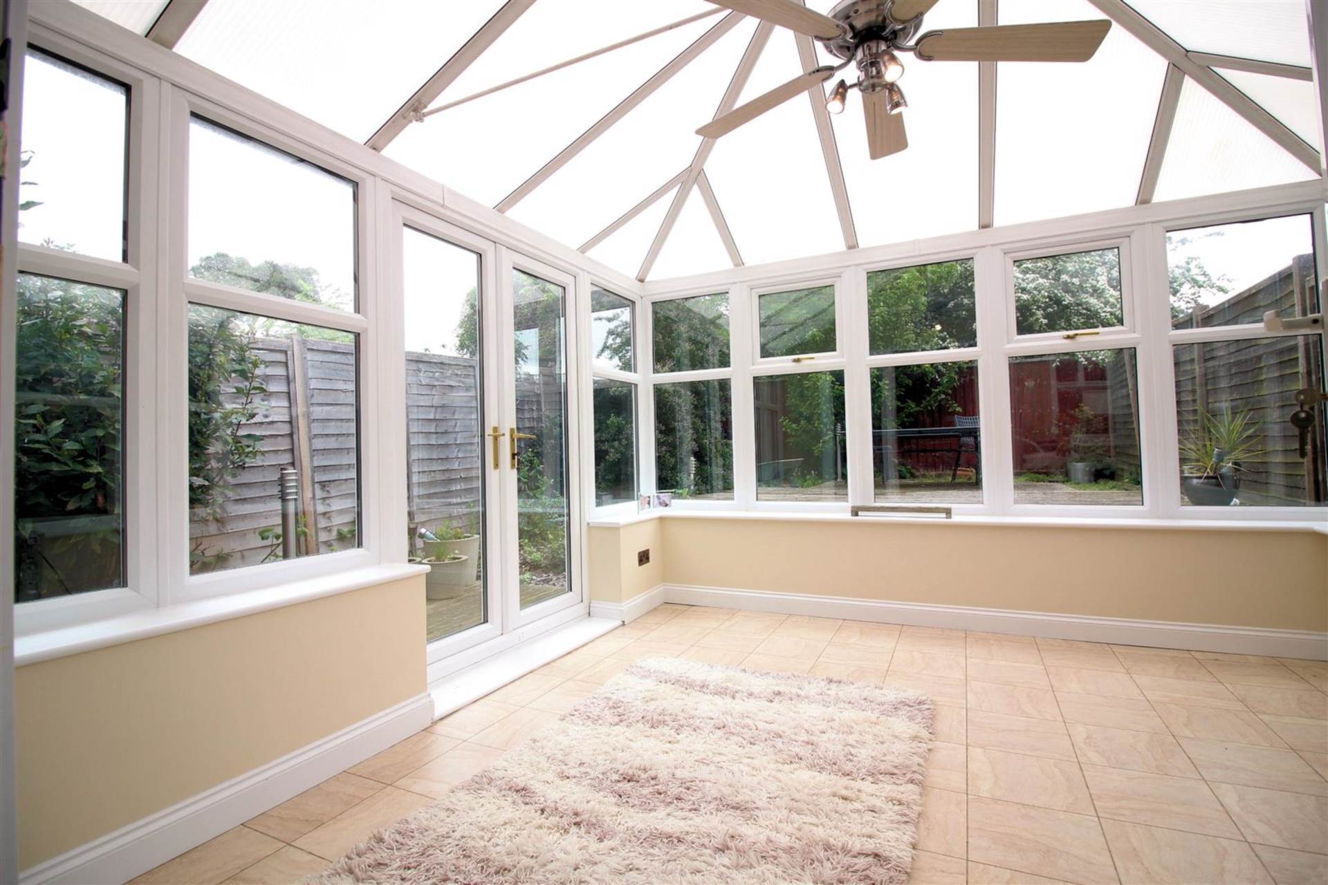 Holly Drive, Aylesbury, Image 4