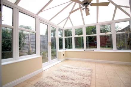 Holly Drive, Aylesbury, Image 4