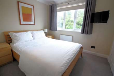 Holly Drive, Aylesbury, Image 6