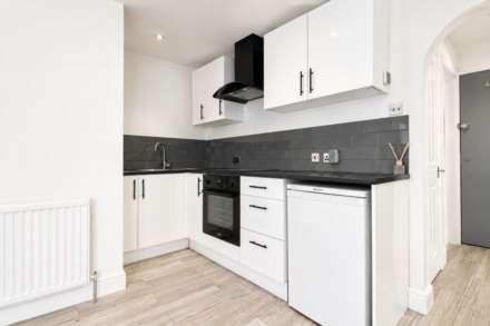 Weedon Court, Aylesbury, Image 2