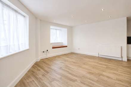 Weedon Court, Aylesbury, Image 6