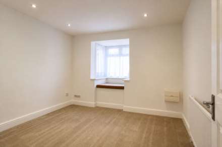 Weedon Court, Aylesbury, Image 7