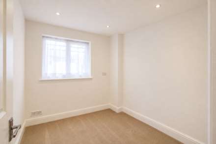 Weedon Court, Aylesbury, Image 8