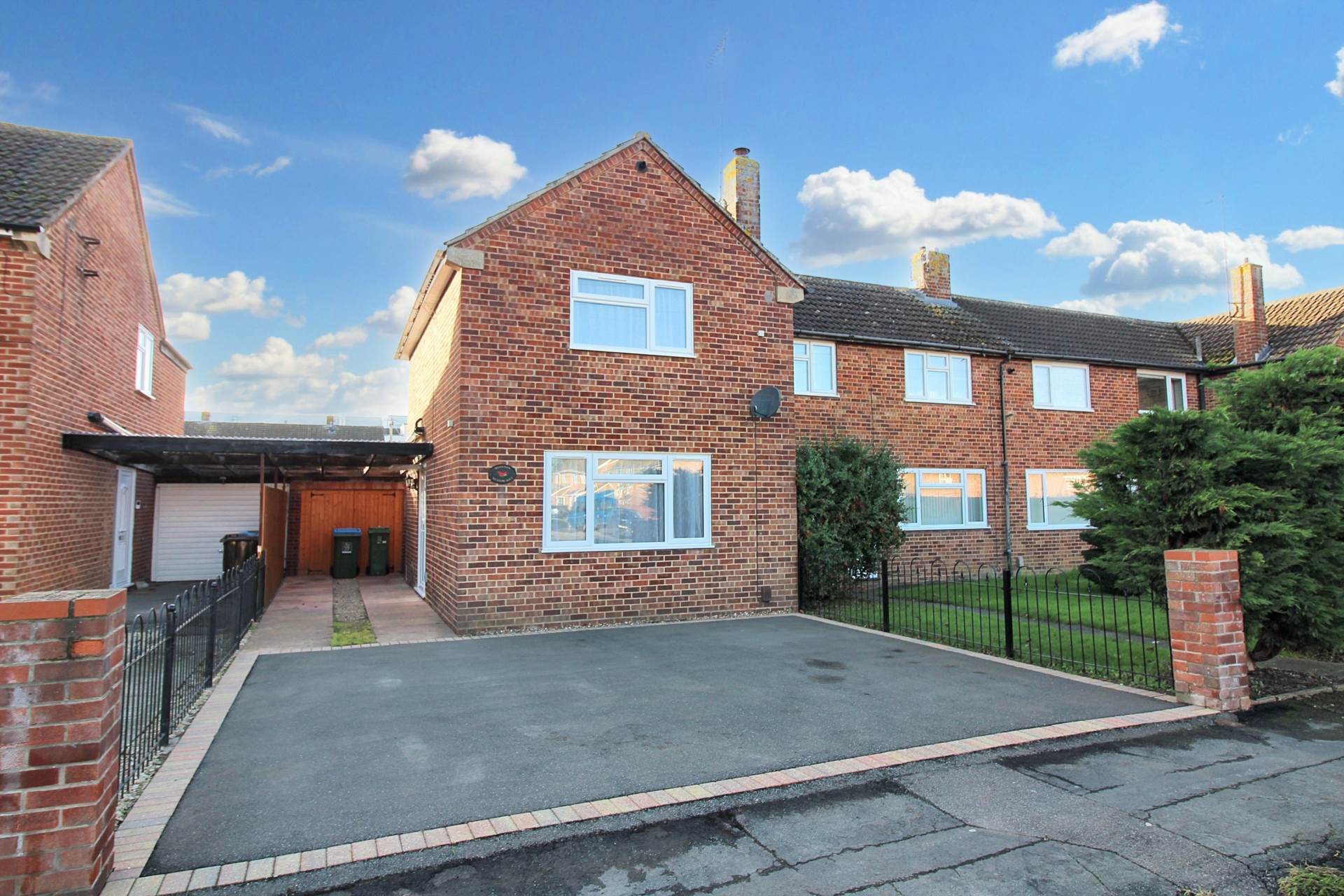 Meadowcroft, Aylesbury, Image 1