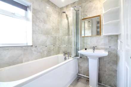 Thomson Walk, Aylesbury, Image 8