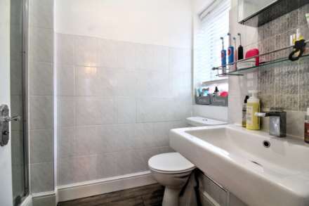 Holly Drive, Aylesbury, Image 12