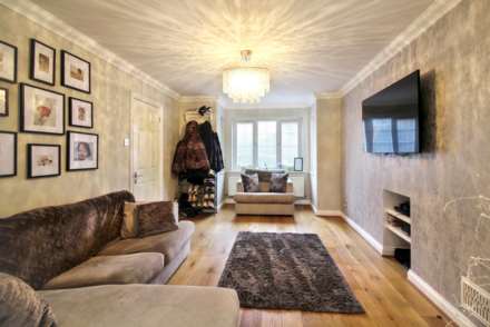 Holly Drive, Aylesbury, Image 2