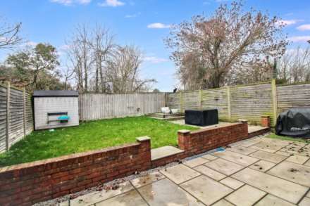 Holly Drive, Aylesbury, Image 3