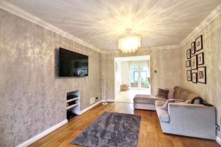 Holly Drive, Aylesbury, Image 4