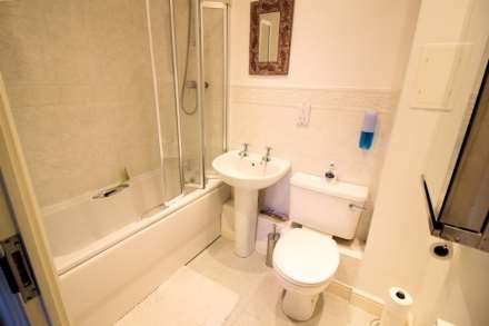 Fountain Court, Buckingham Street, Image 6