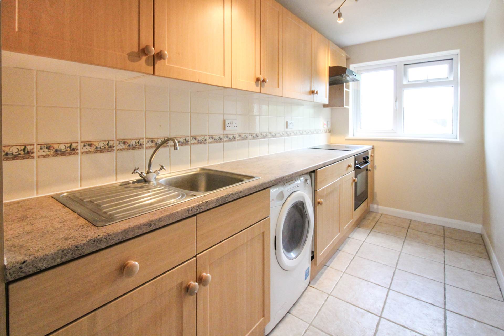 Rowland Way, Aylesbury, Image 3