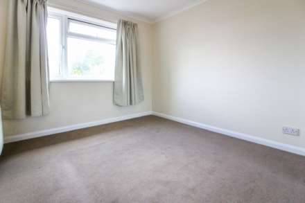 Rowland Way, Aylesbury, Image 5