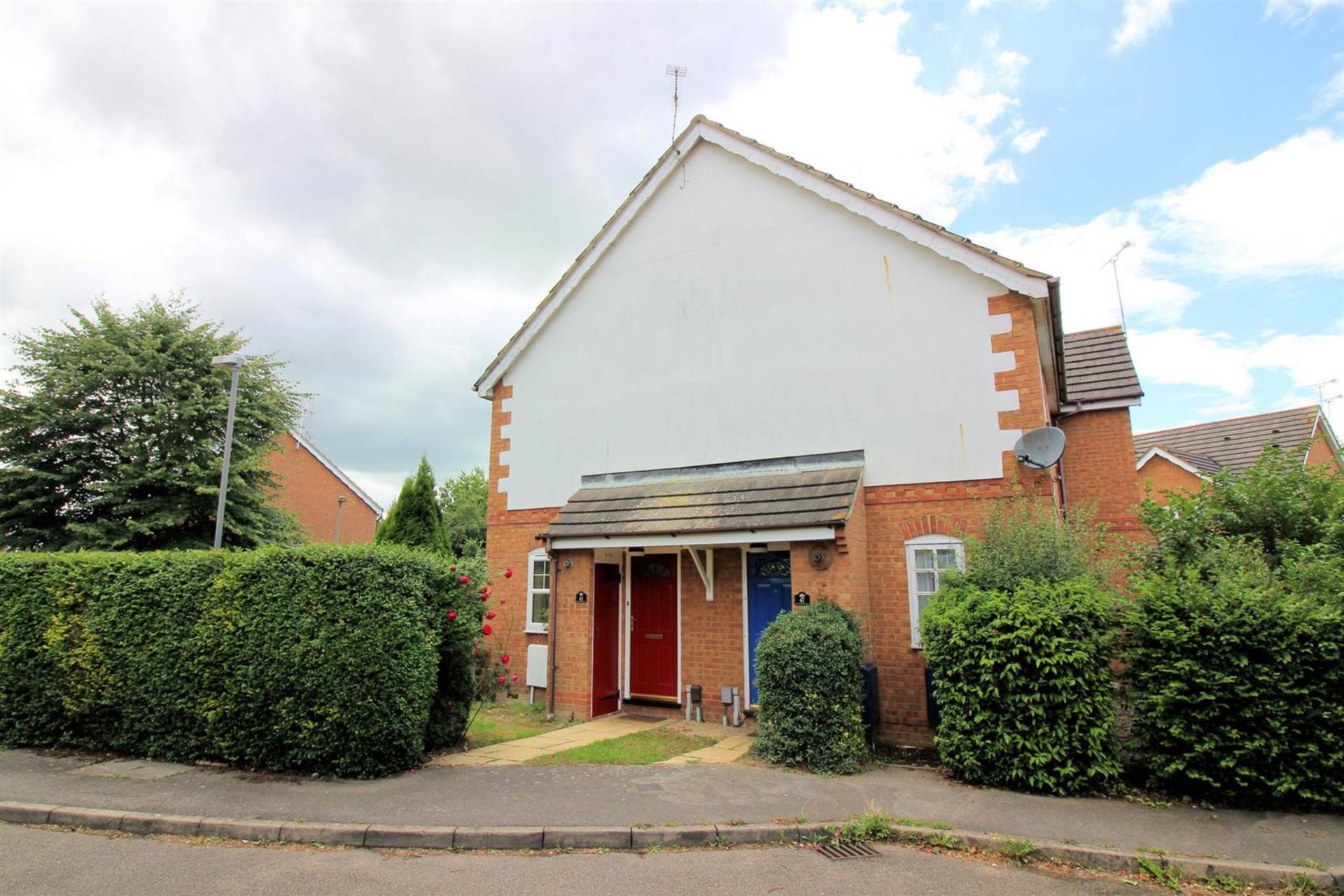 Holly Drive, Aylesbury, Image 1
