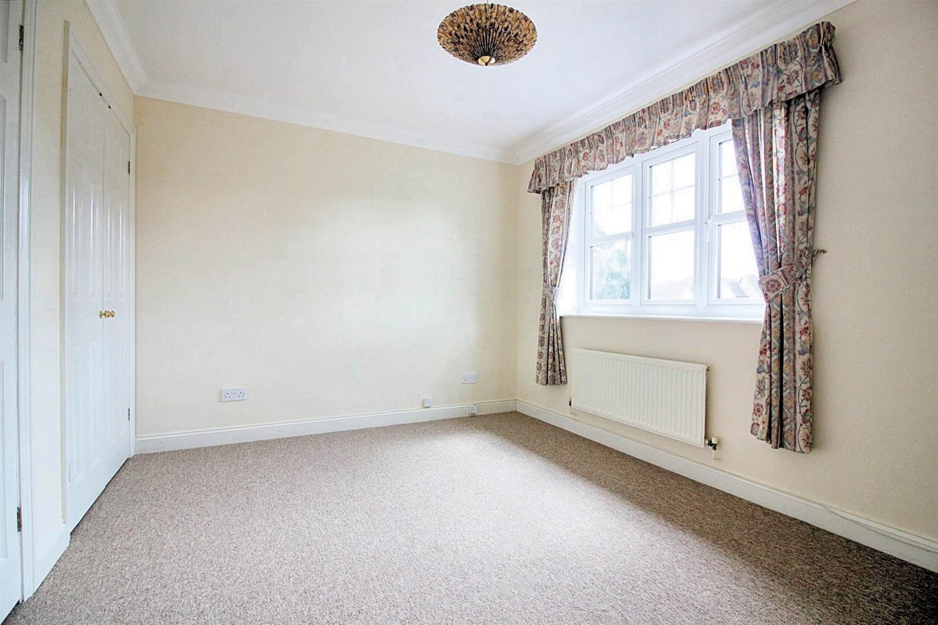 Holly Drive, Aylesbury, Image 5