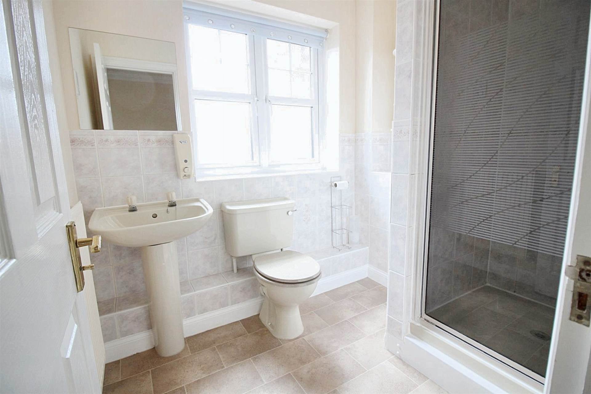 Holly Drive, Aylesbury, Image 6