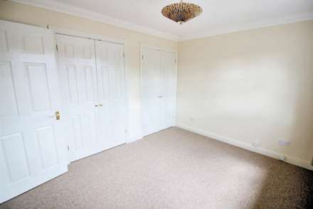 Holly Drive, Aylesbury, Image 4