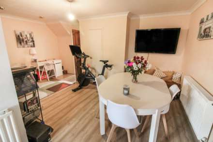 Carey Close, Aylesbury, Image 6