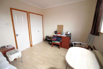 Churchmere Walk, Aylesbury, Image 4