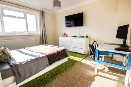 Wendover Way, Aylesbury, Image 8