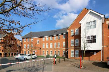 Florey Gardens, Aylesbury, Image 1
