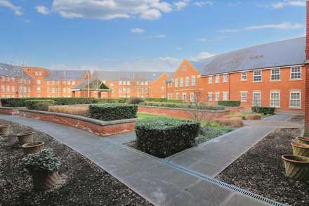 Florey Gardens, Aylesbury, Image 2