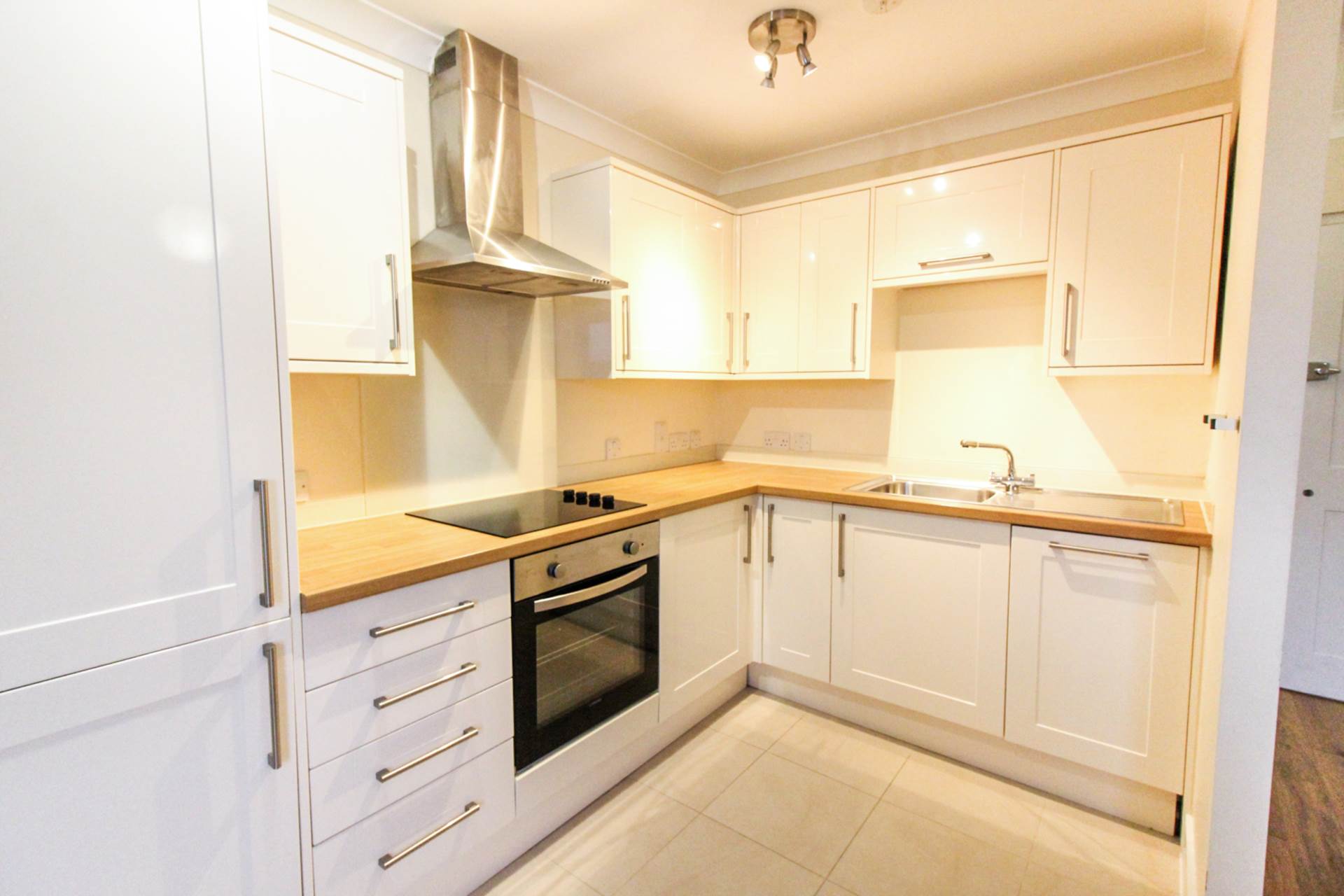Rycote House, 6 Temple Square, Image 3