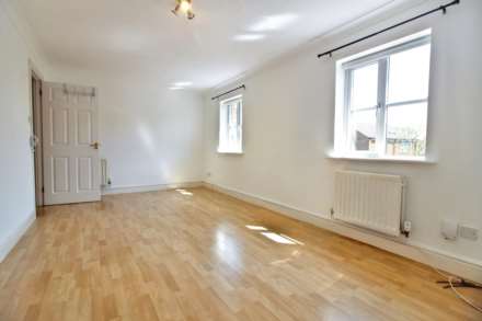 Pottery Close, Aylesbury, Image 2