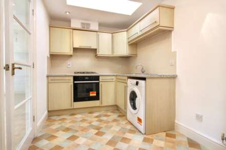 Pottery Close, Aylesbury, Image 3