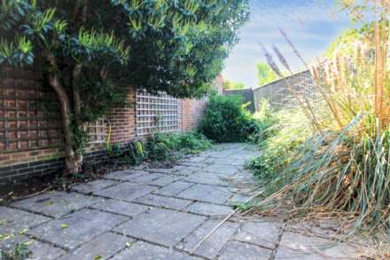 Pottery Close, Aylesbury, Image 5