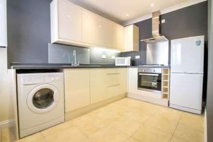 First Floor Flat, 2 St. Johns Street, Image 2