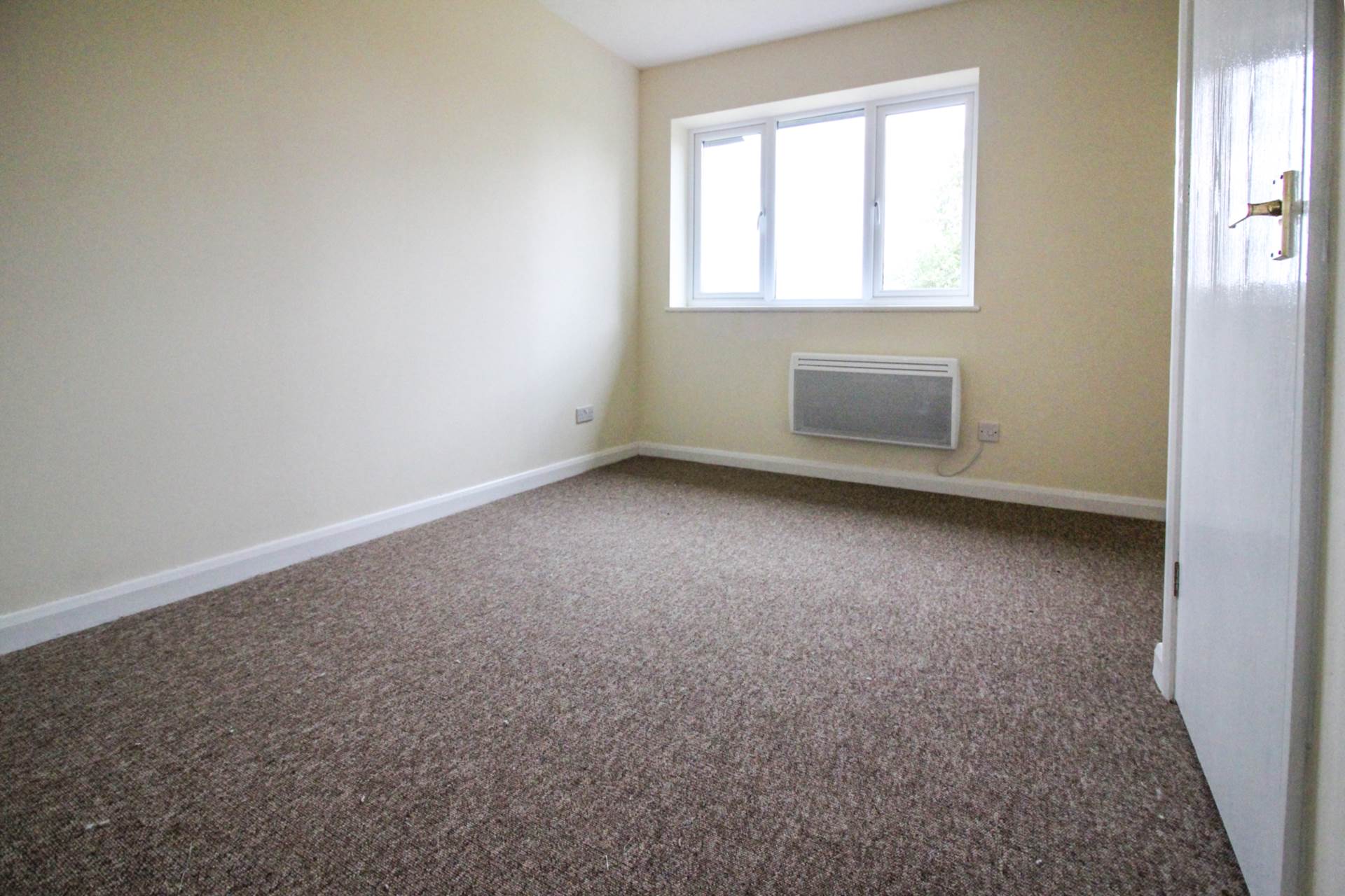 Vickery Walk, Aylesbury, Image 4