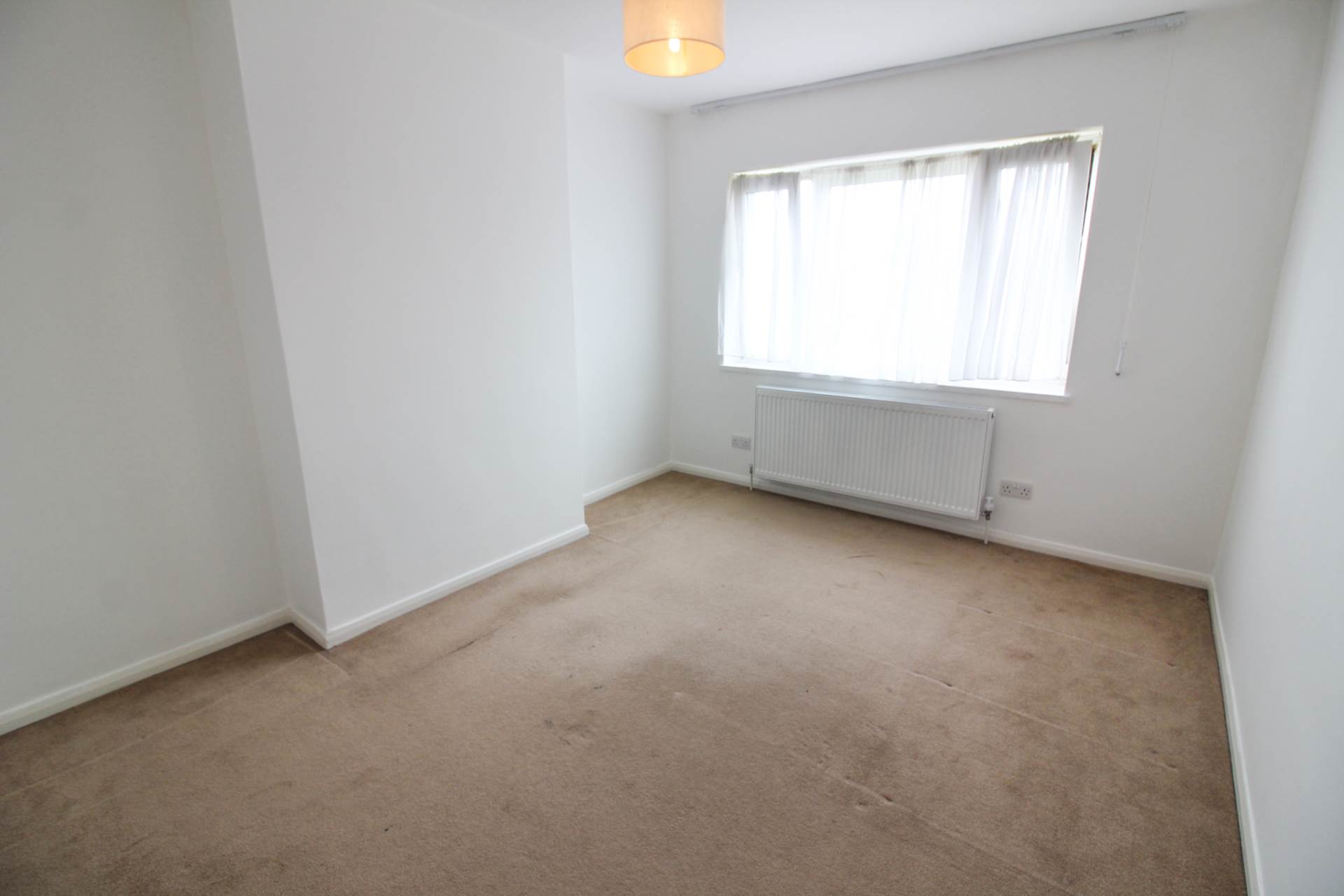 Henry Road, Aylesbury, Image 4