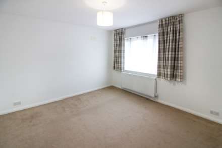 Henry Road, Aylesbury, Image 5